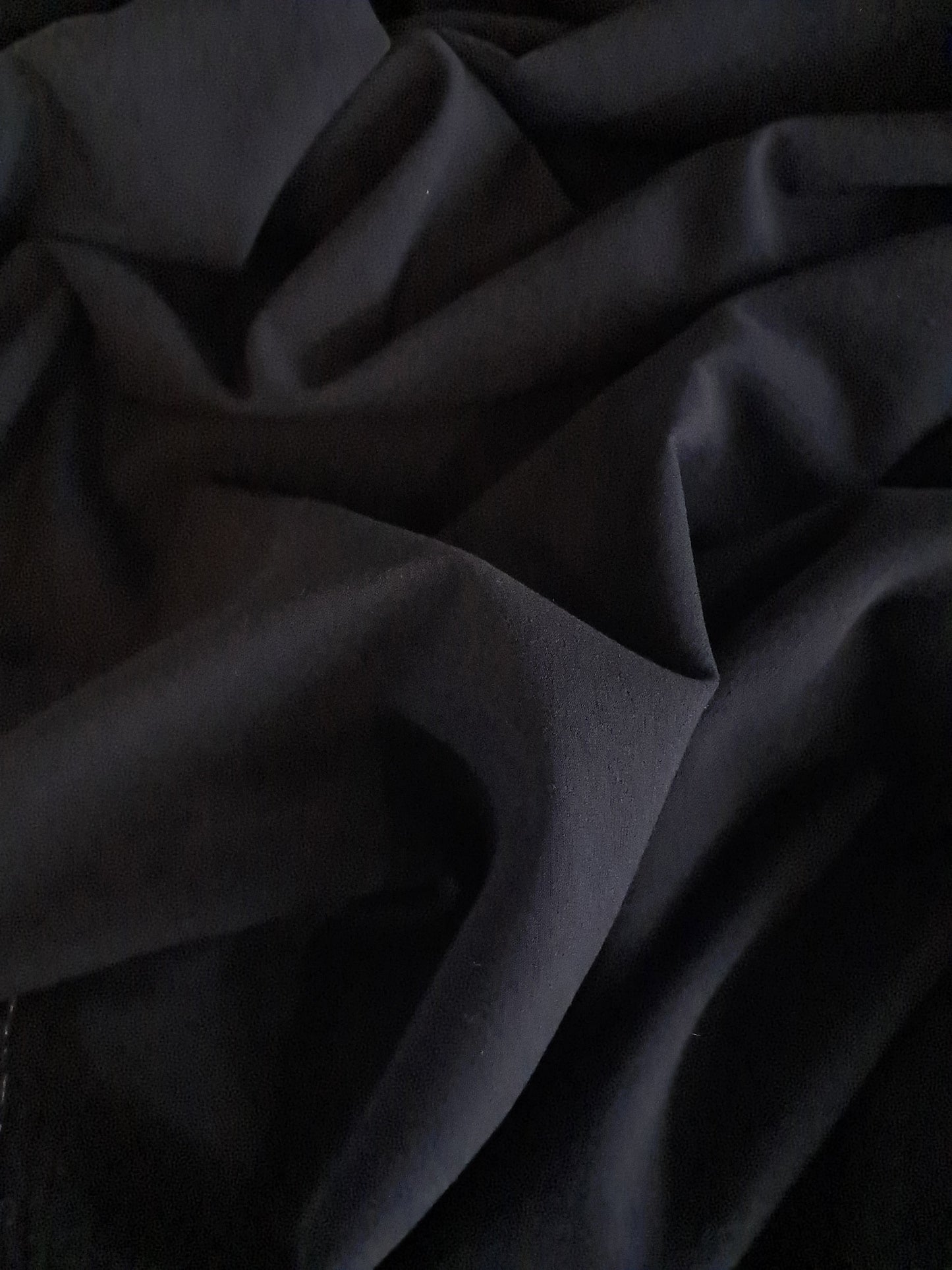 Svört ull með örlitlu stretch