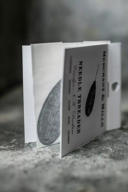 Nálaþræðari  —  Needle Threader