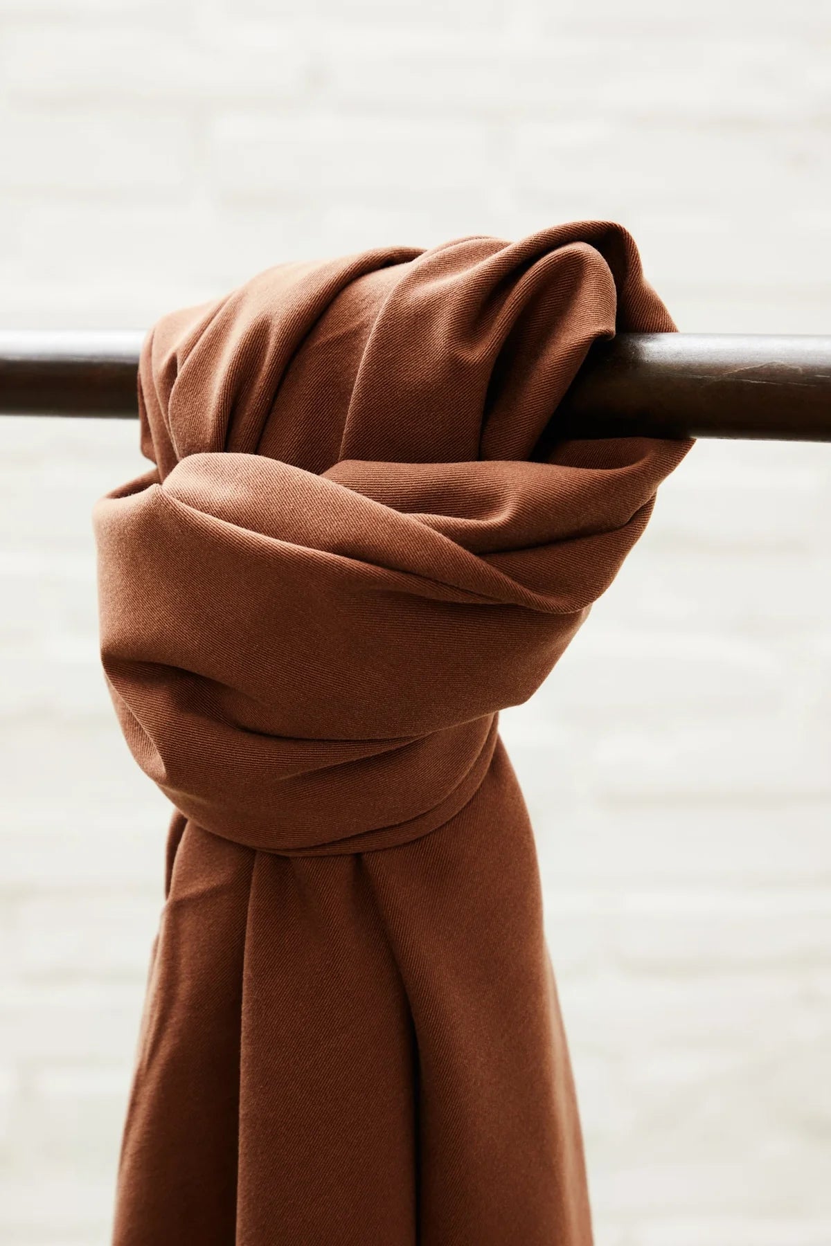 Tencel™ twill með teygju í brúnu